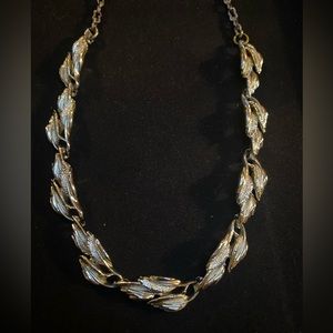 Three Leaf Vintage Foliage Silver Tone Chain Choker Necklace Unknown Maker